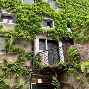 familly-rooms-two-rooms-c-del-traghetto.hotelinveneto.com/